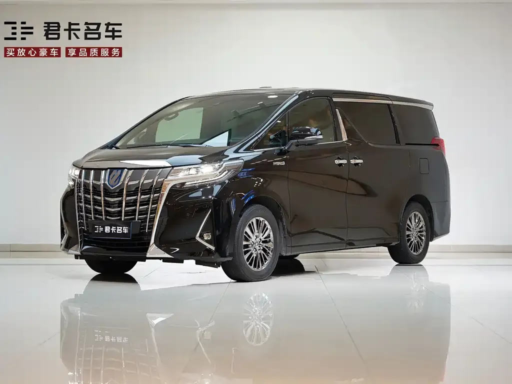 Toyota Alphard — фото 1