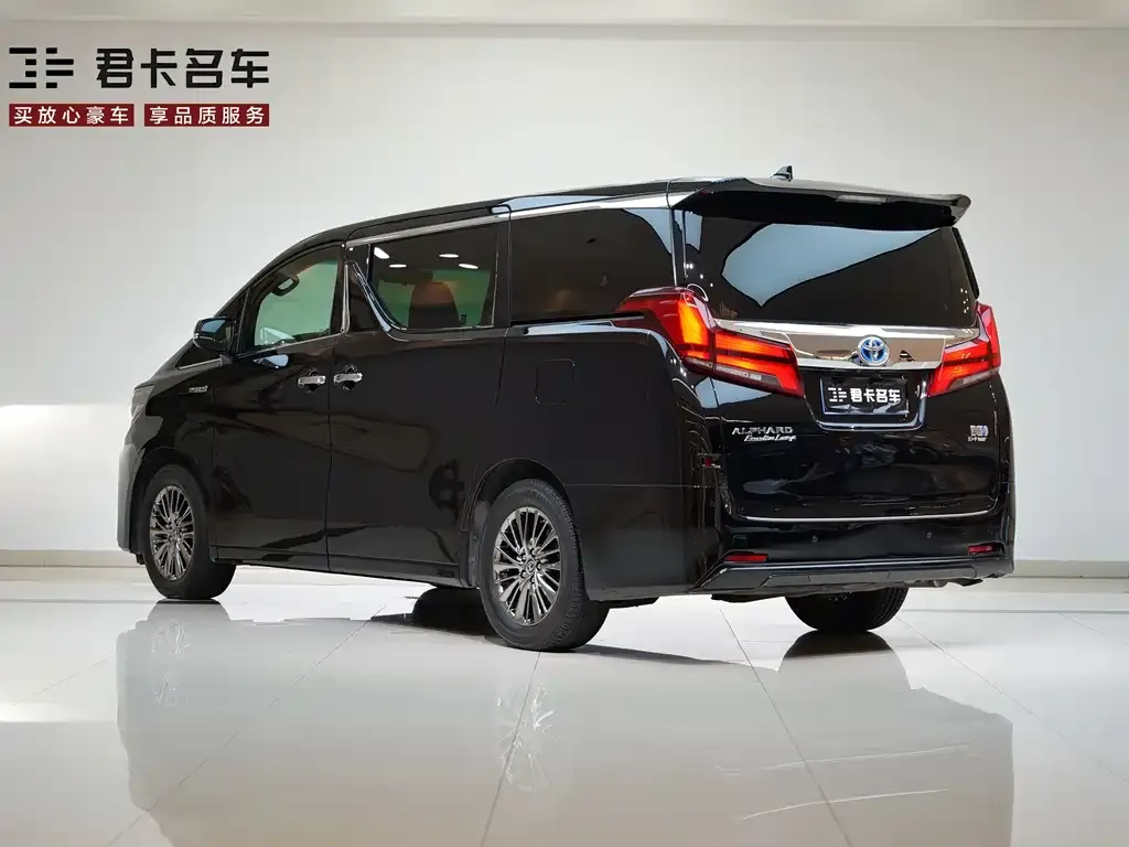 Toyota Alphard — фото 3