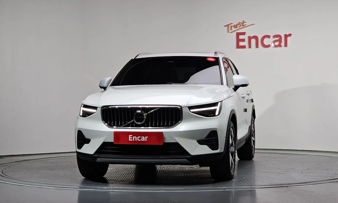 Volvo XC40 — фото 2