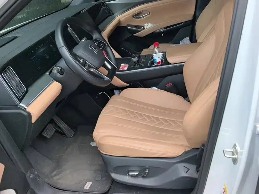 BYD L DM-i — фото 2