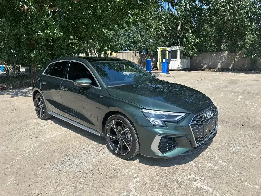 Audi A3 — фото 1