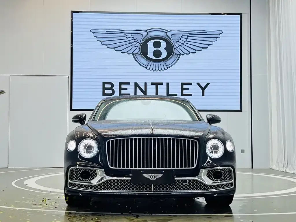 Bentley Flying Spur — фото 4