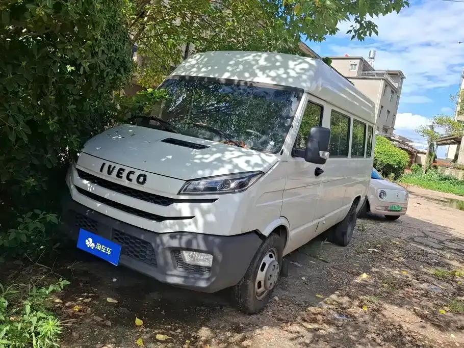 IVECO Daily — фото 1