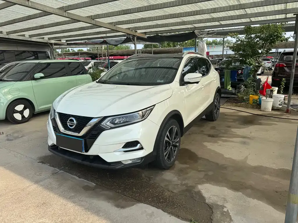 Nissan Qashqai — фото 1