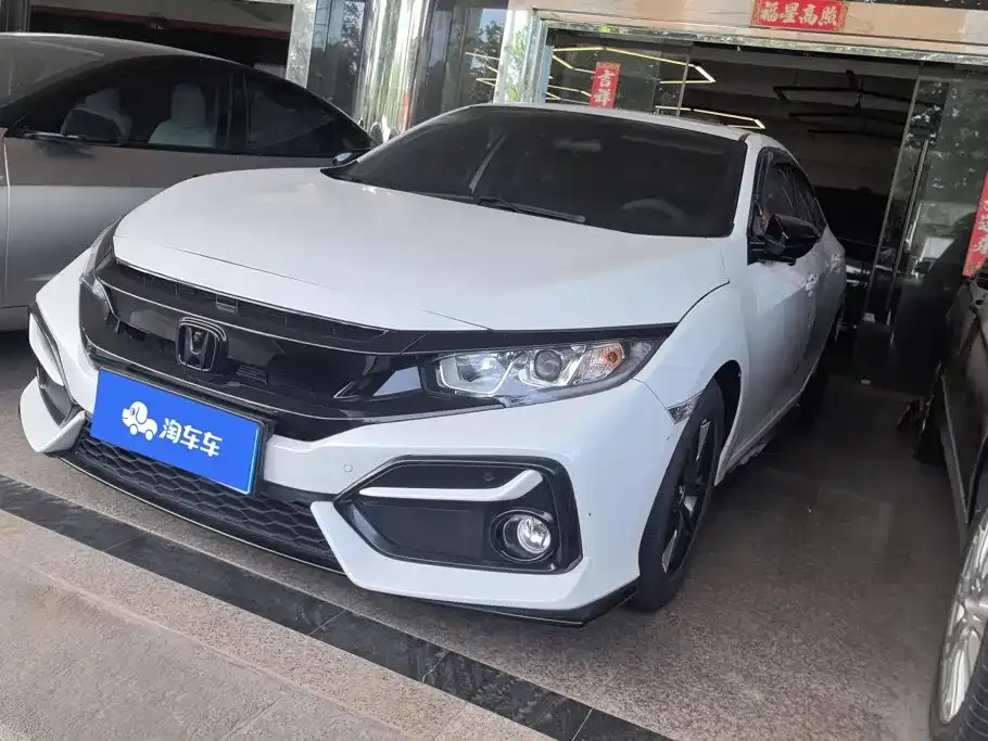 Honda Civic — фото 1