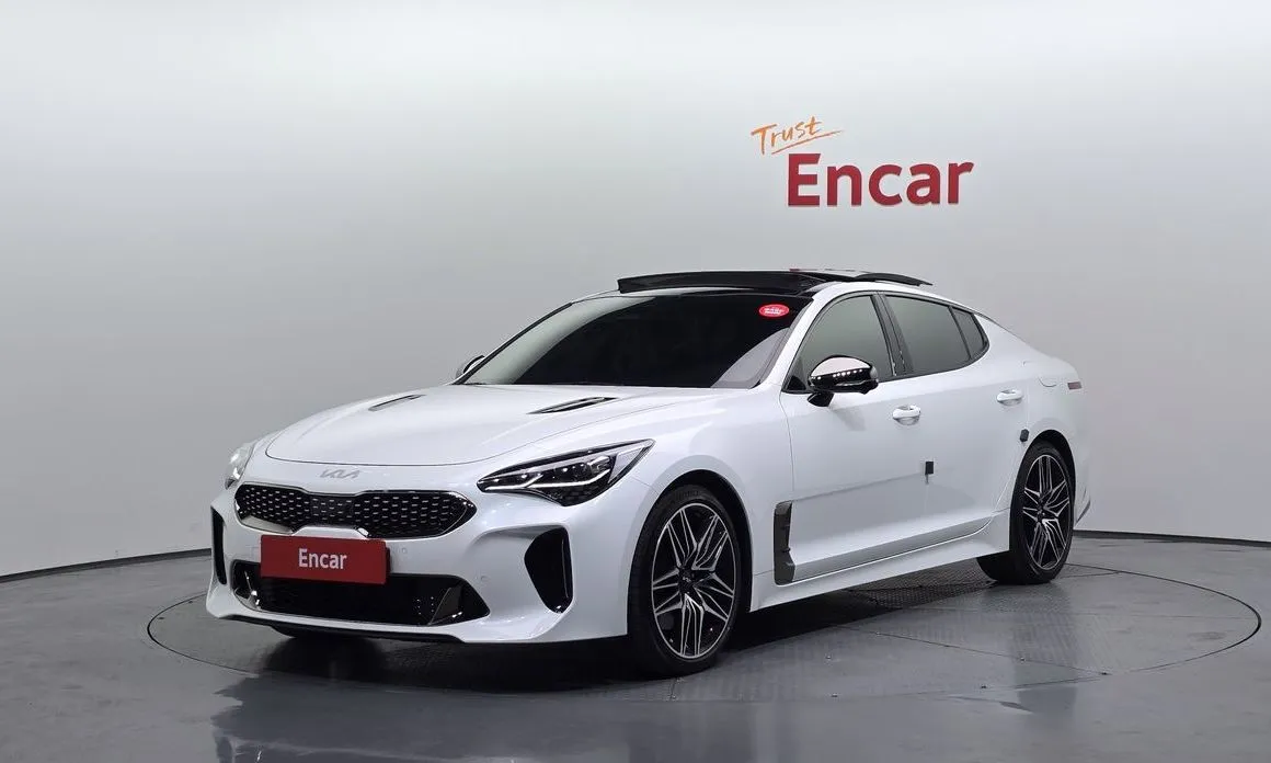 Kia Stinger — фото 1