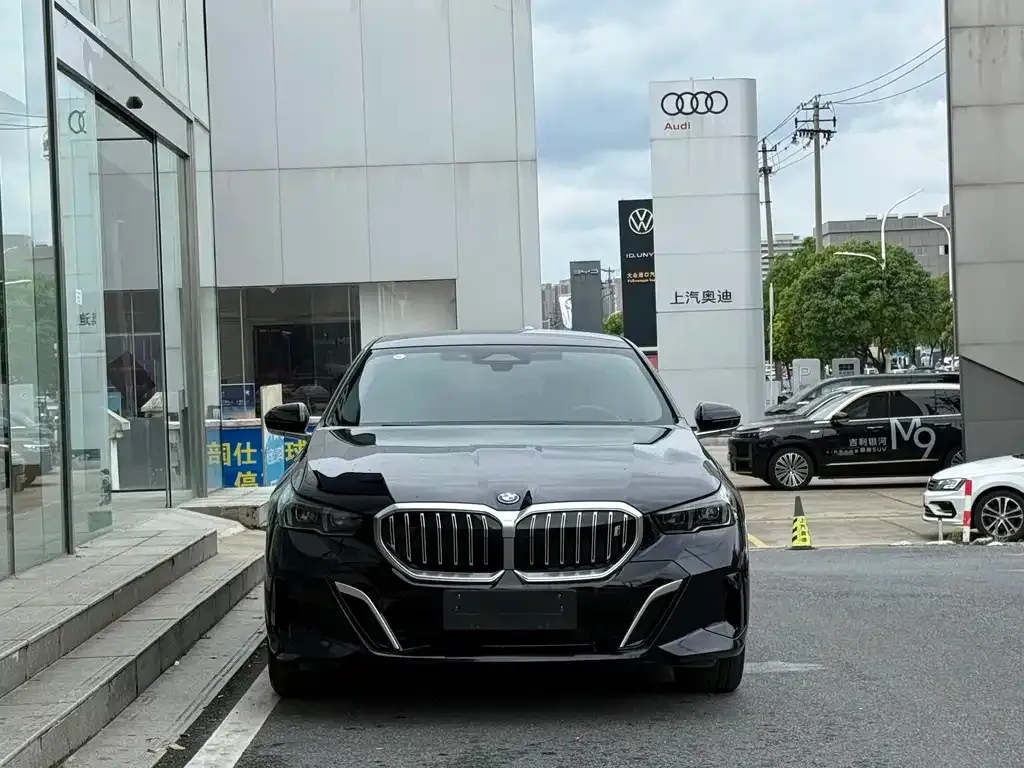 BMW i5 — фото 7