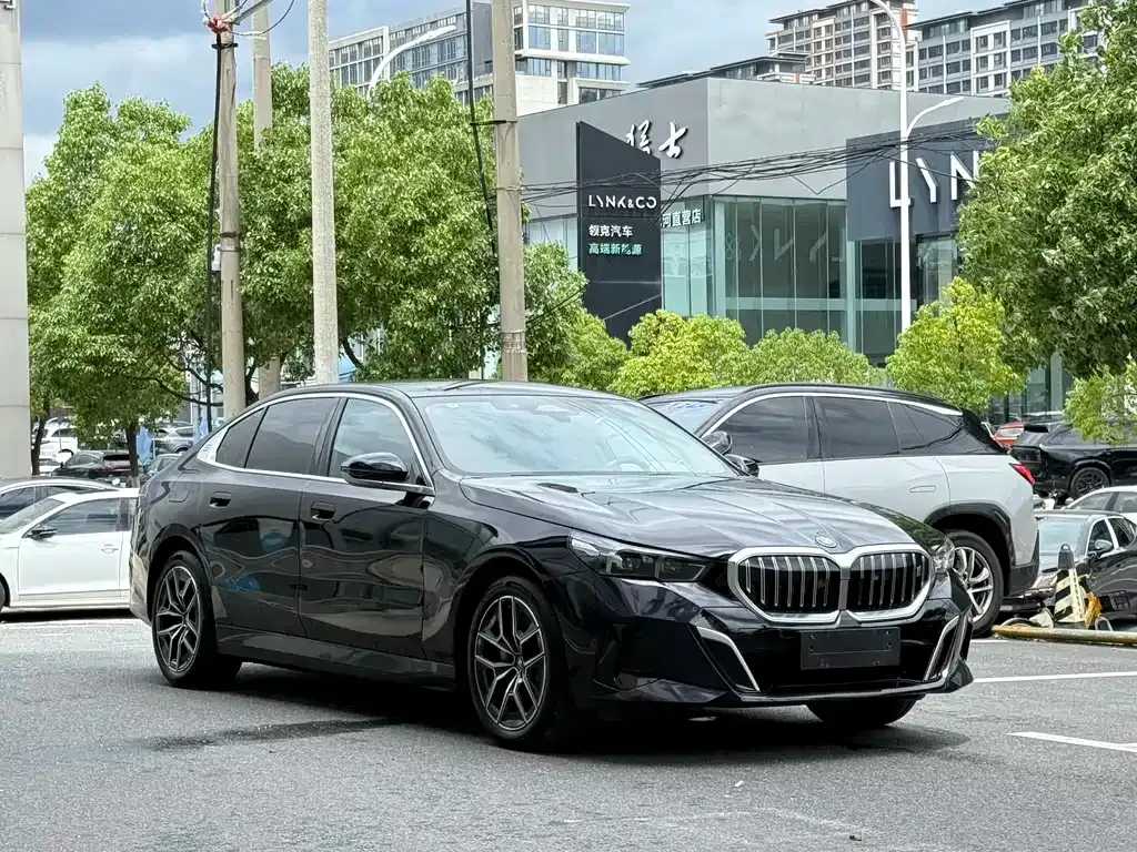BMW i5 — фото 9