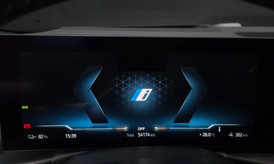 BMW i4 — фото 6