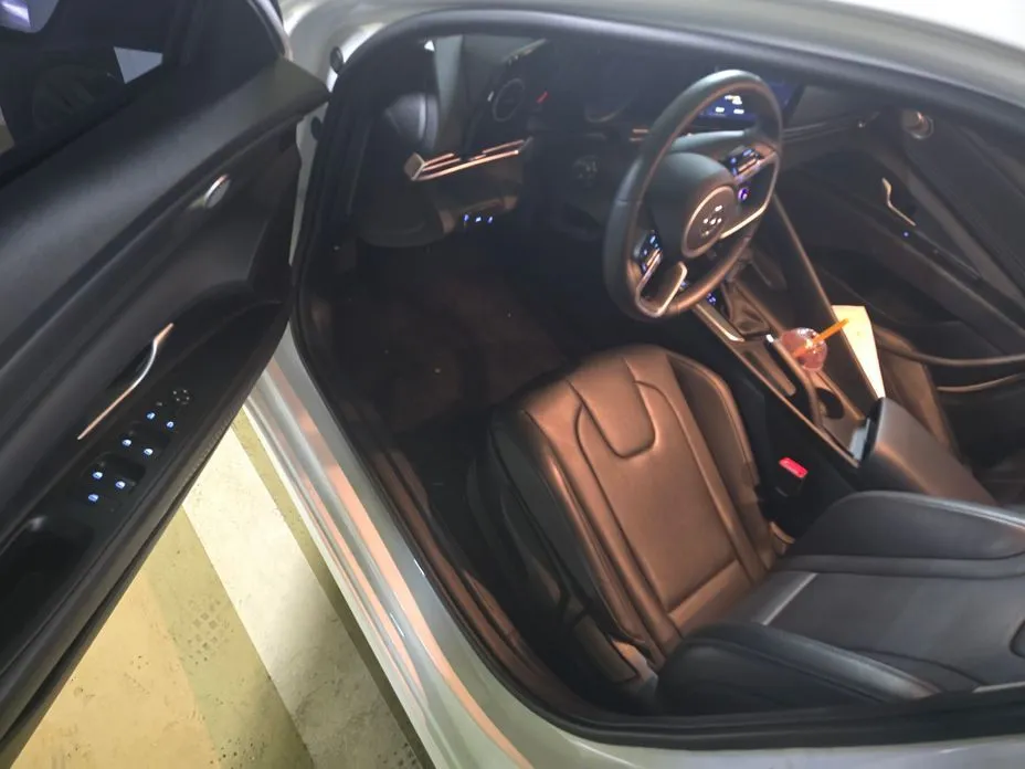 Hyundai AVANTE — фото 3
