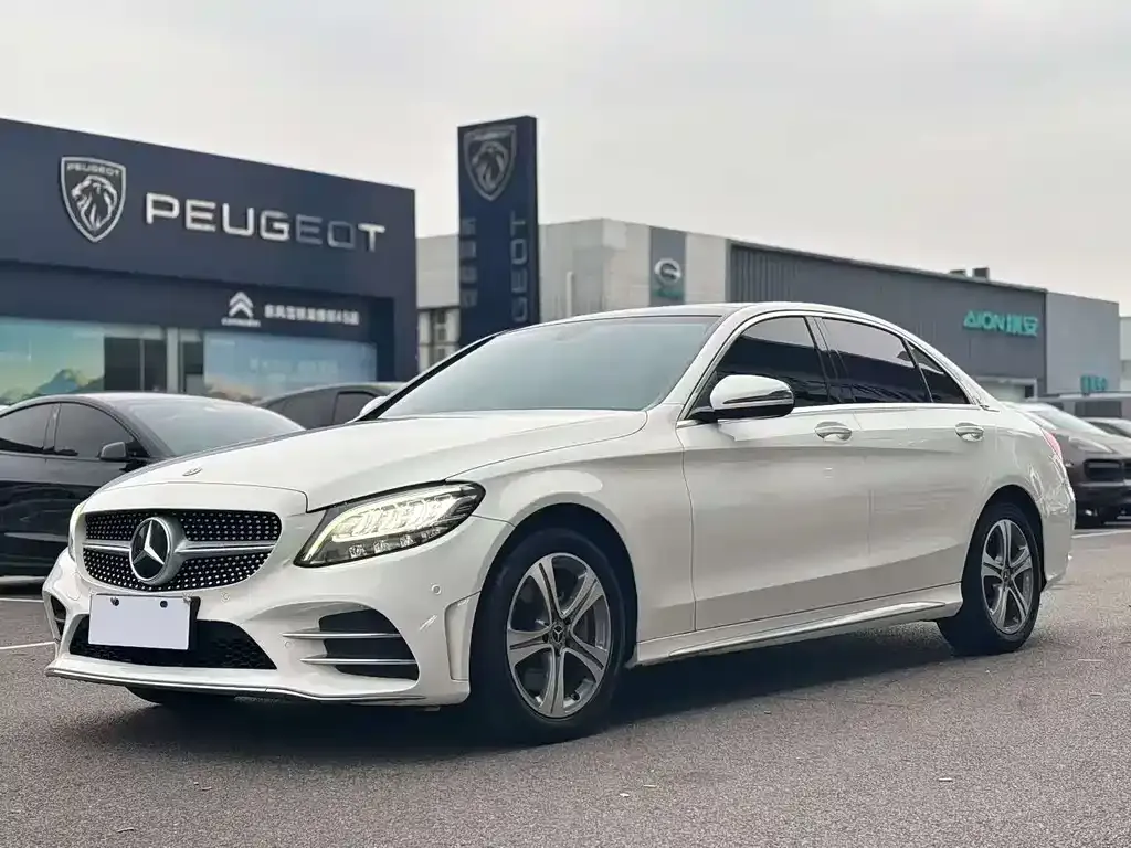 Mercedes-Benz C-Class — фото 1