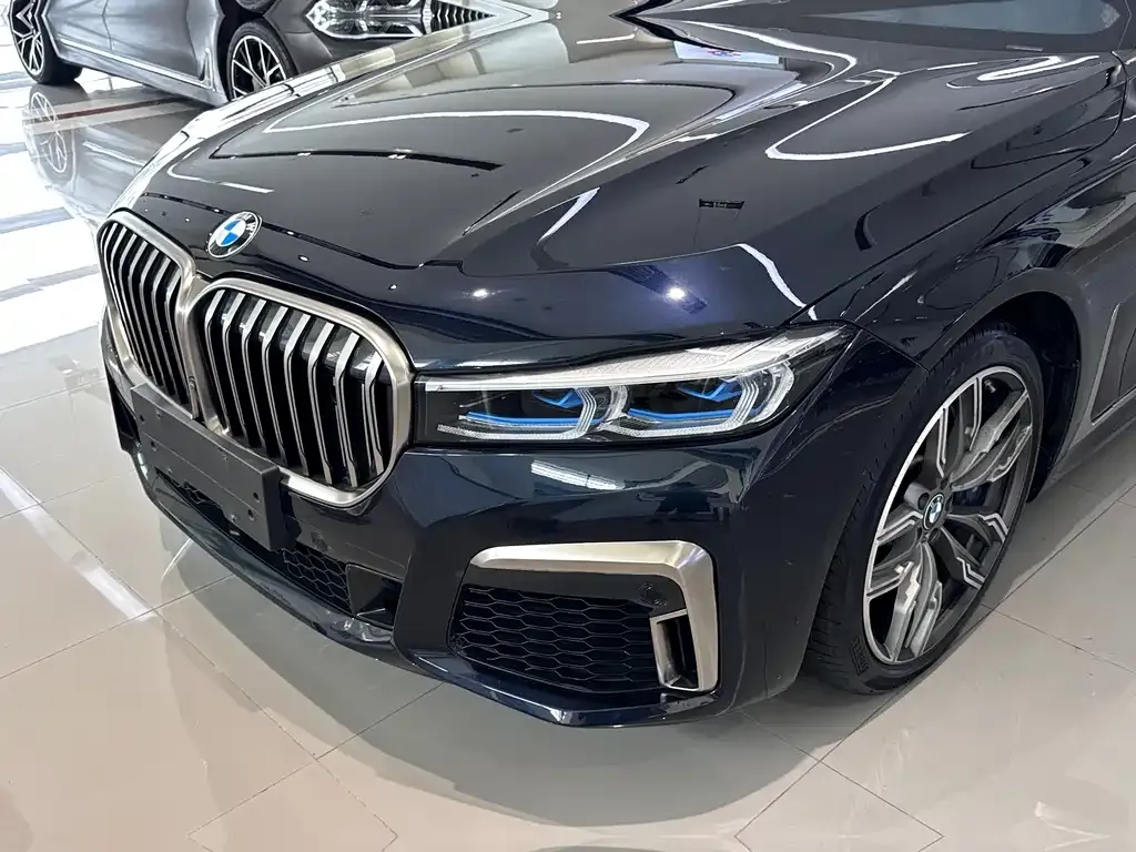 BMW 7 Series — фото 3