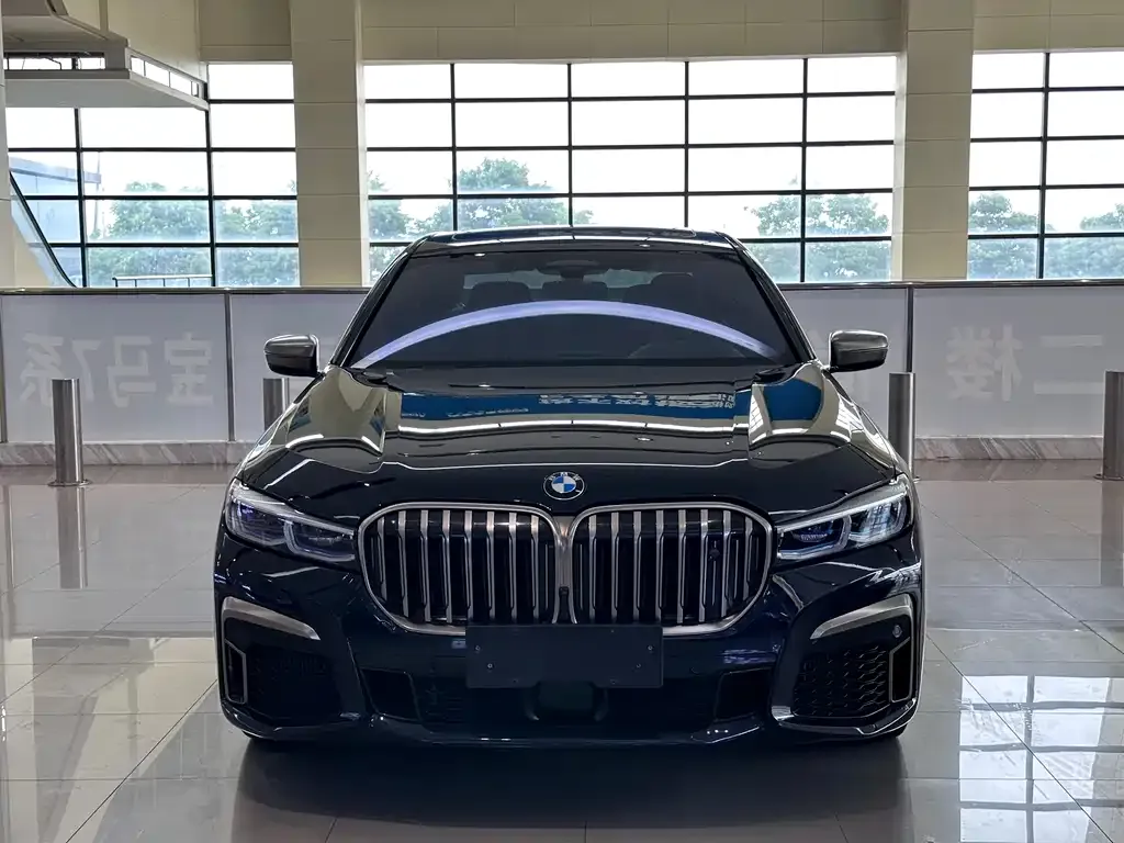 BMW 7 Series — фото 4