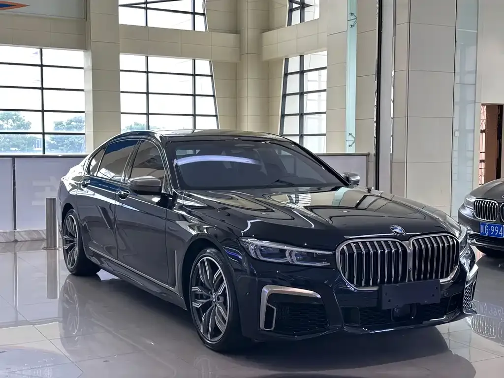 BMW 7 Series — фото 2
