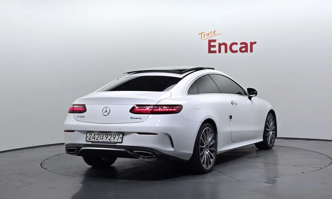 Mercedes-Benz E-Class — фото 2