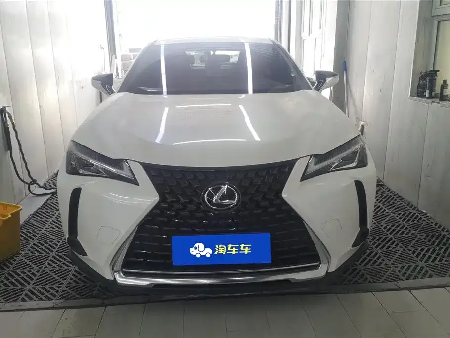 Lexus UX — фото 6