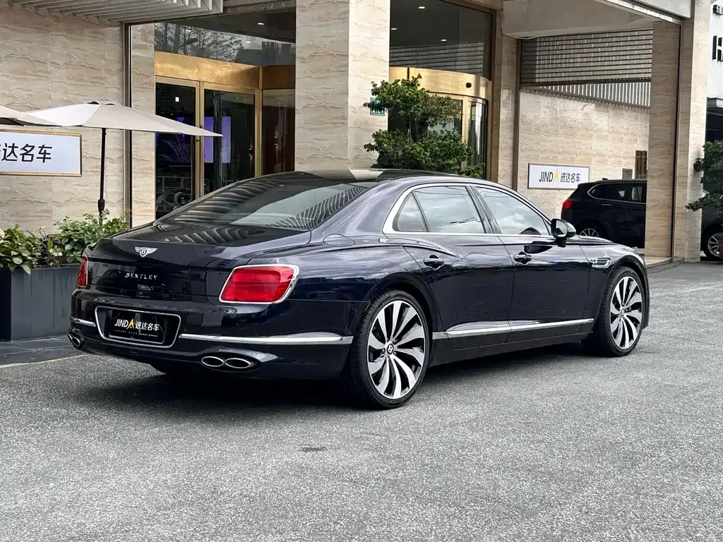 Bentley Flying Spur — фото 8