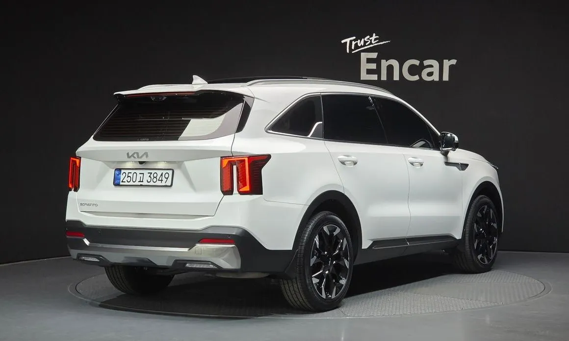 Kia Sorento — фото 8