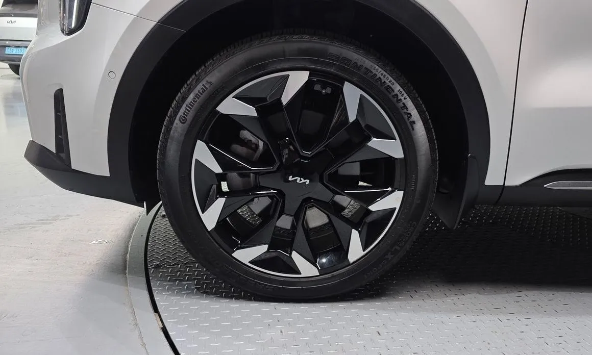 Kia Sorento — фото 6