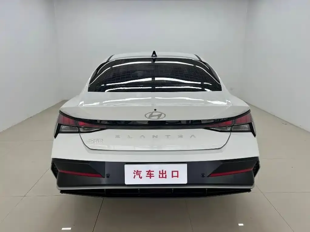Hyundai Elantra — фото 4