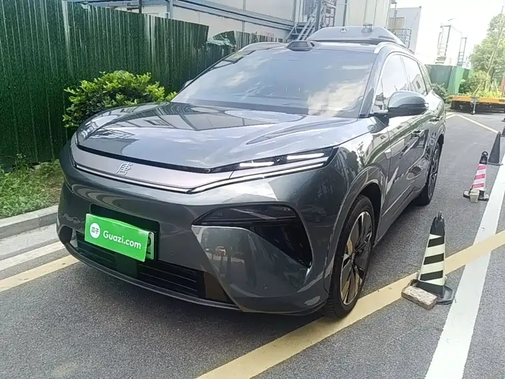 BYD Tang L — фото 1