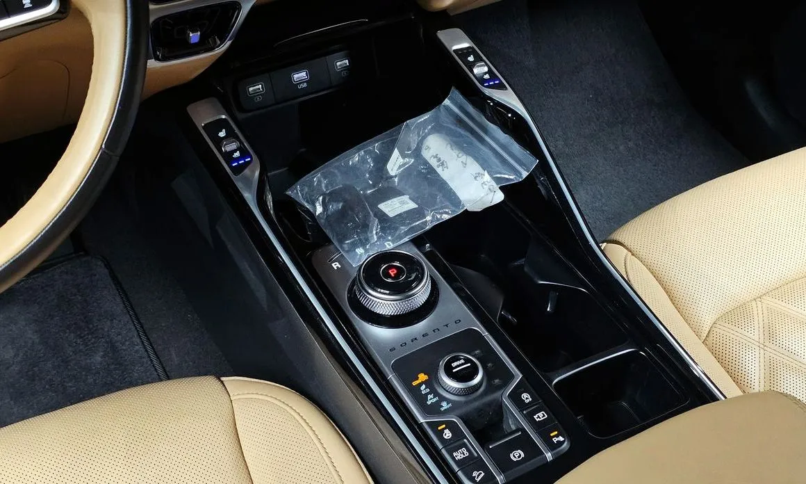 Kia Sorento — фото 4