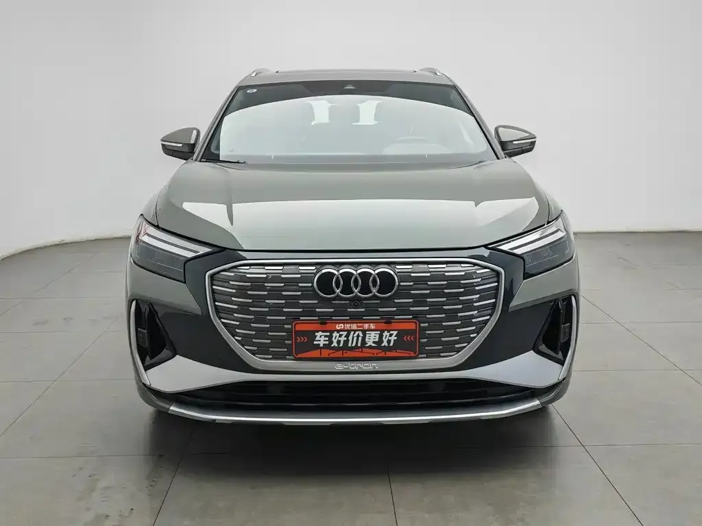 Audi Q4 e-tron — фото 4