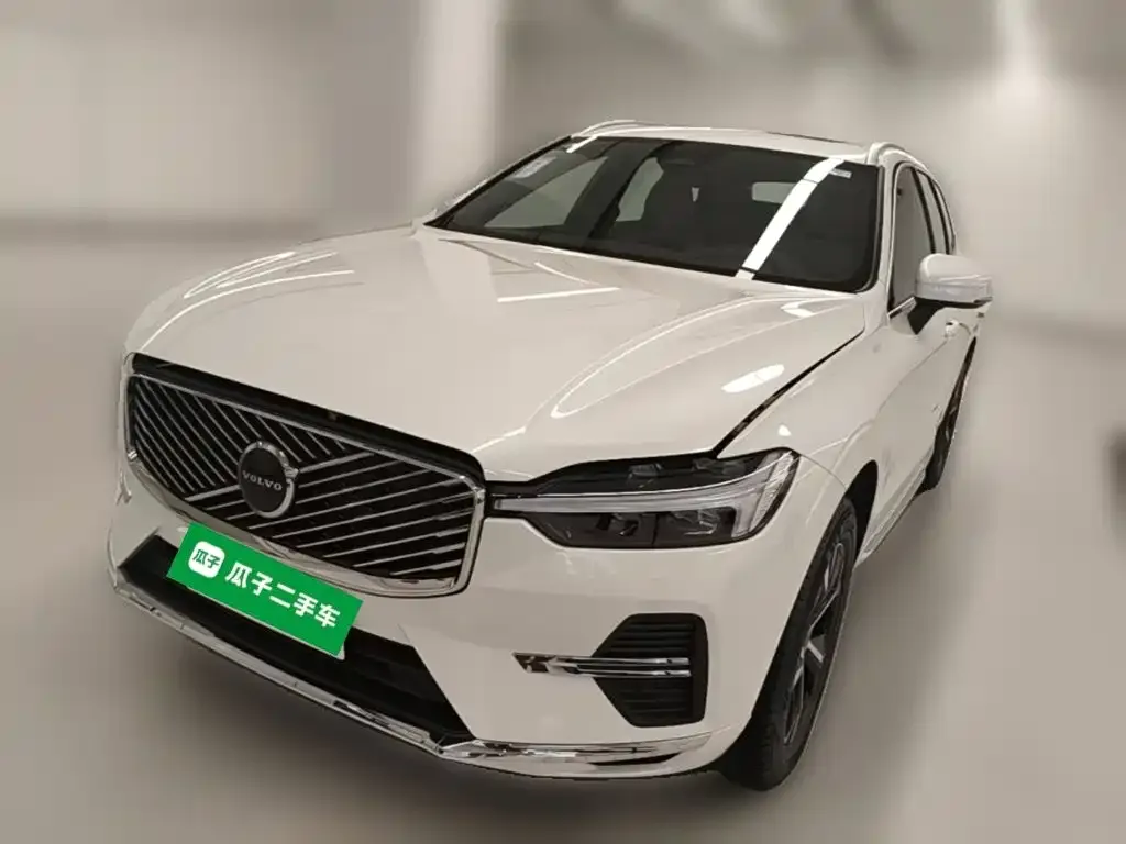 Volvo XC60 — фото 1