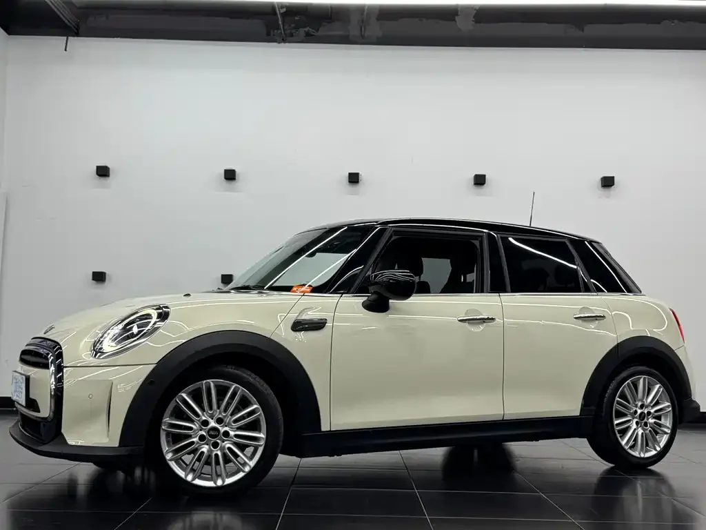 MINI Cooper (3-door) — фото 1