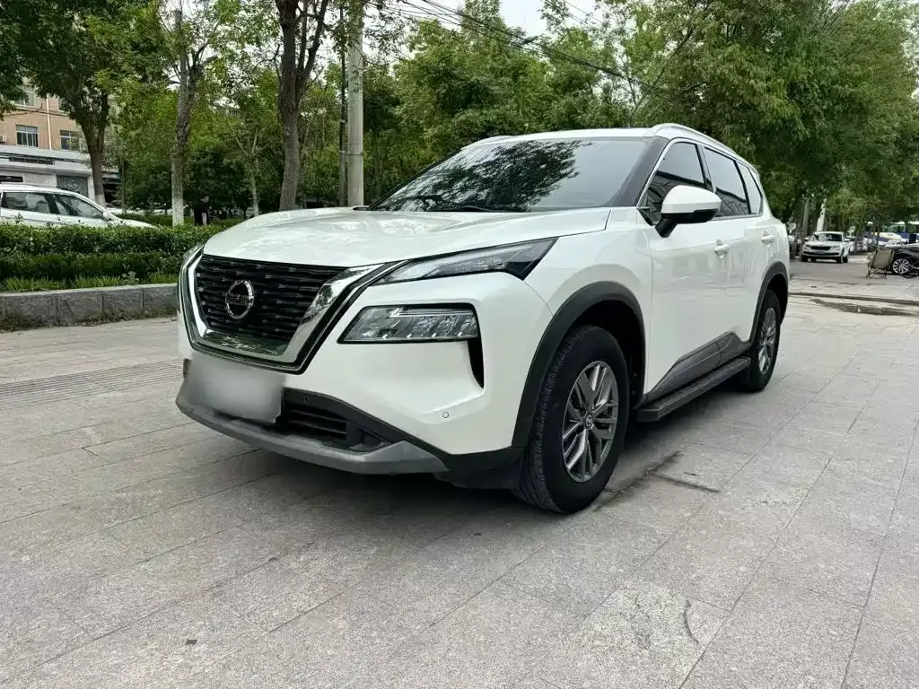 Nissan X-Trail — фото 1