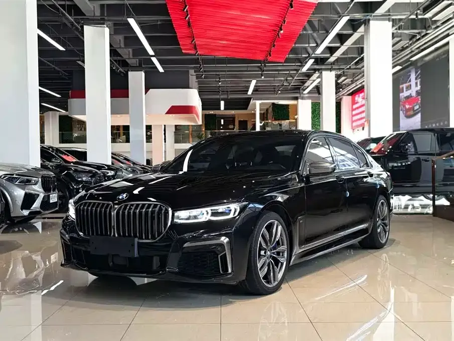 BMW 7 Series — фото 1