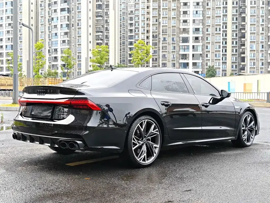 Audi A7L — фото 8