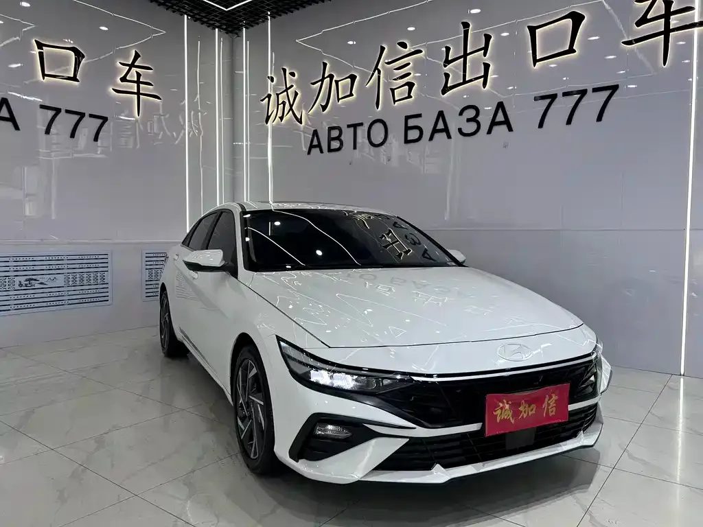 Hyundai Elantra — фото 4