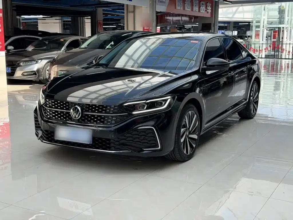 Volkswagen Passat — фото 1