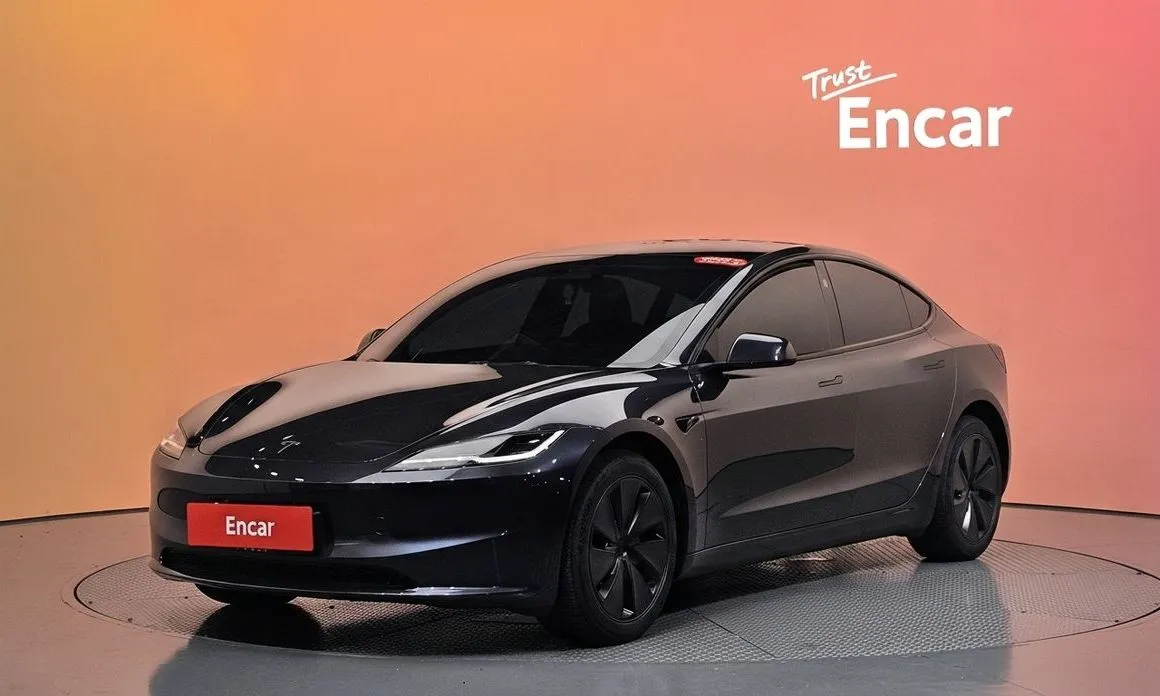 Tesla Model 3 — фото 1