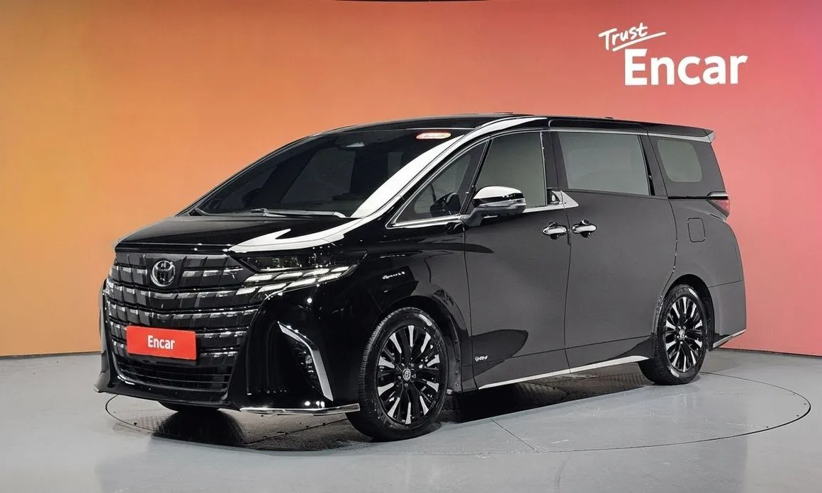 Toyota Alphard — фото 1
