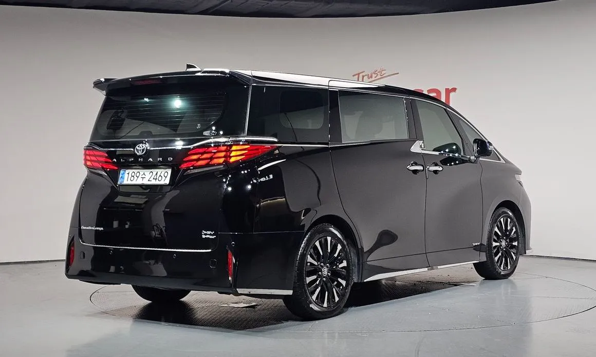 Toyota Alphard — фото 7