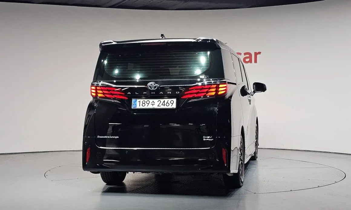 Toyota Alphard — фото 8