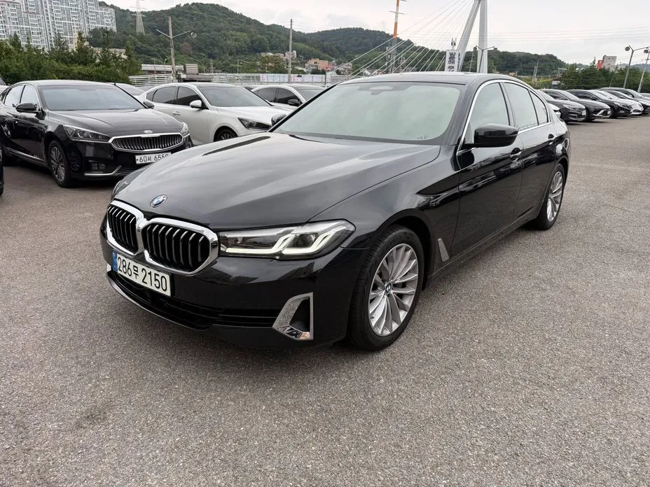 BMW 5-Series — фото 1