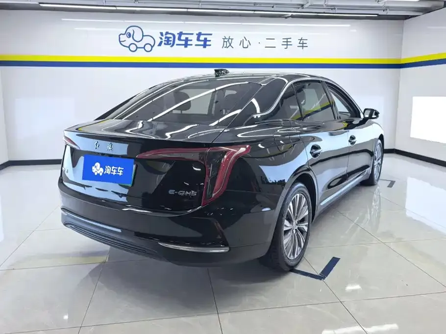 Hongqi E-QM5 — фото 2