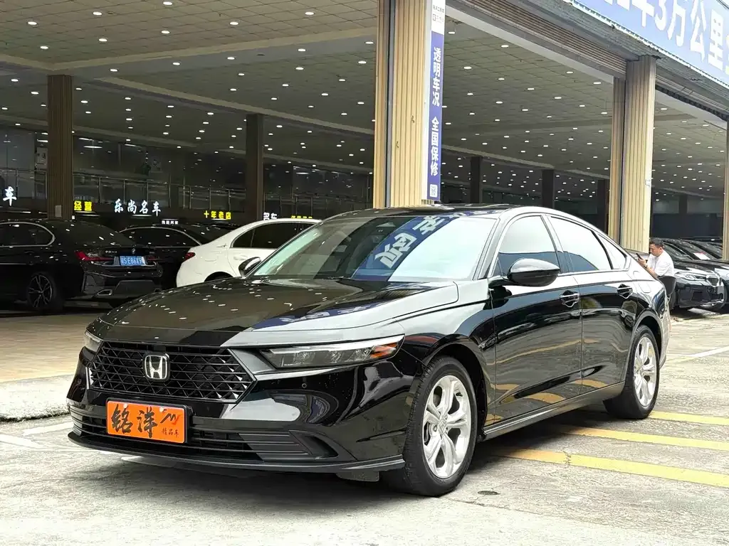 Honda Accord — фото 1