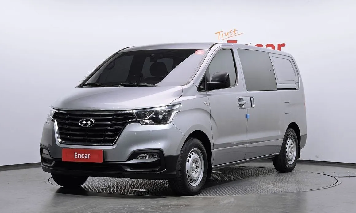 Hyundai Starex — фото 1