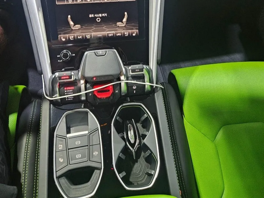 Lamborghini Urus — фото 9