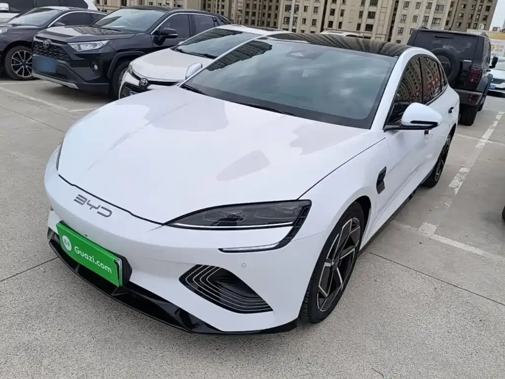 BYD Seal — фото 1