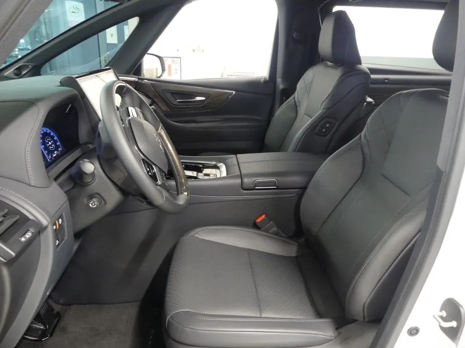Toyota Alphard — фото 9