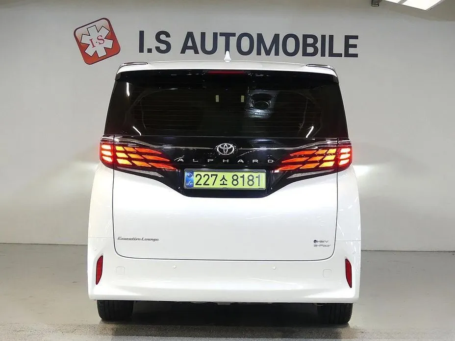 Toyota Alphard — фото 2