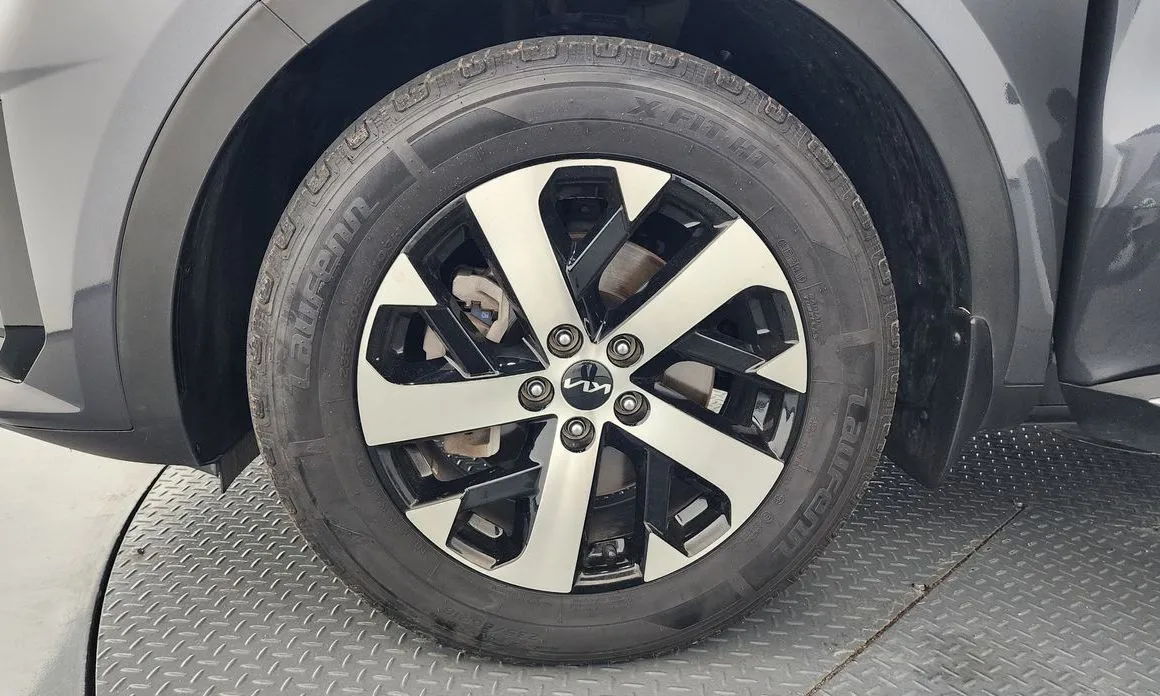 Kia Sorento — фото 9