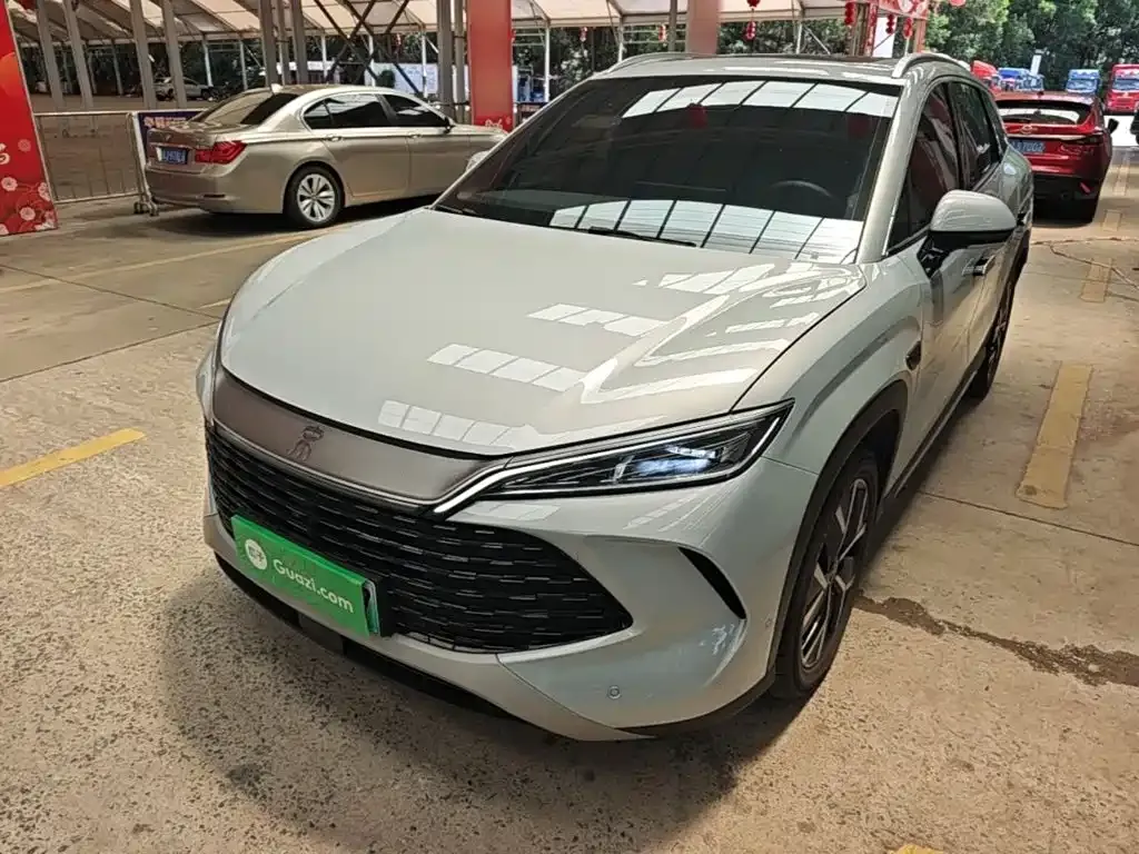 BYD L DM-i — фото 1