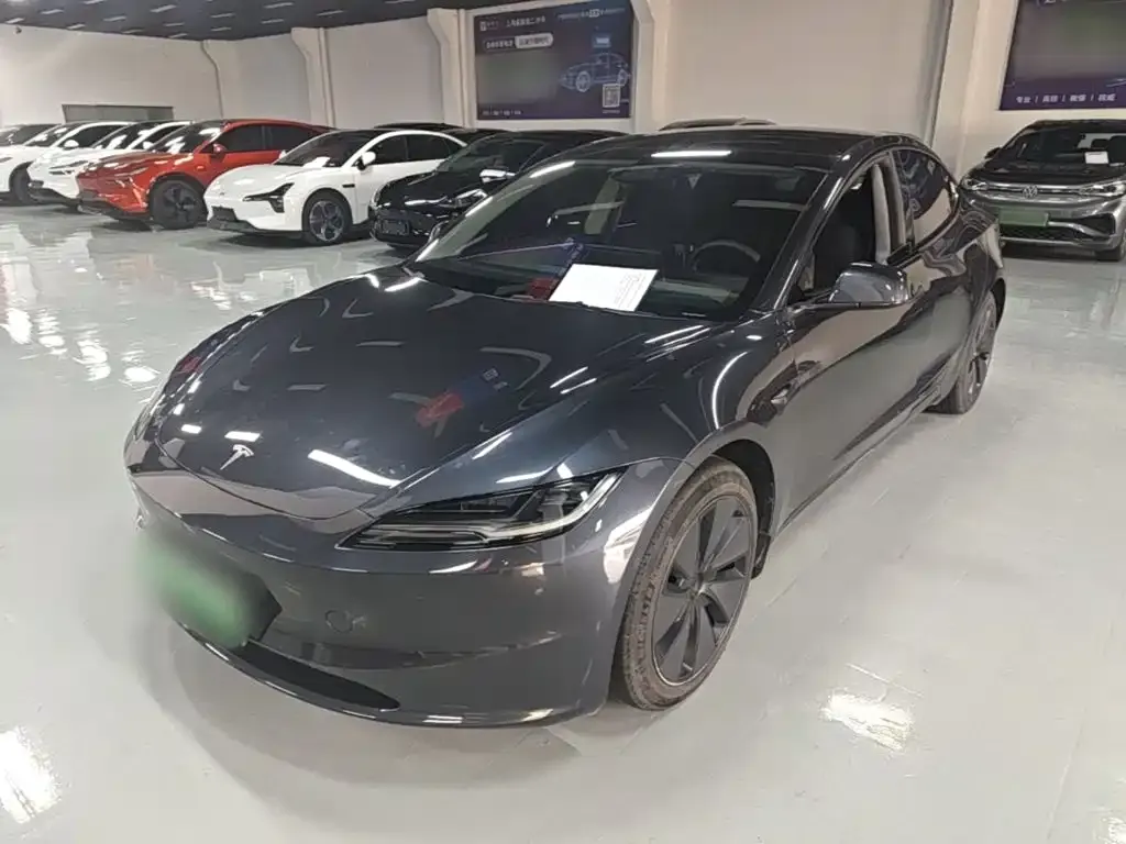 Tesla Model 3 — фото 1