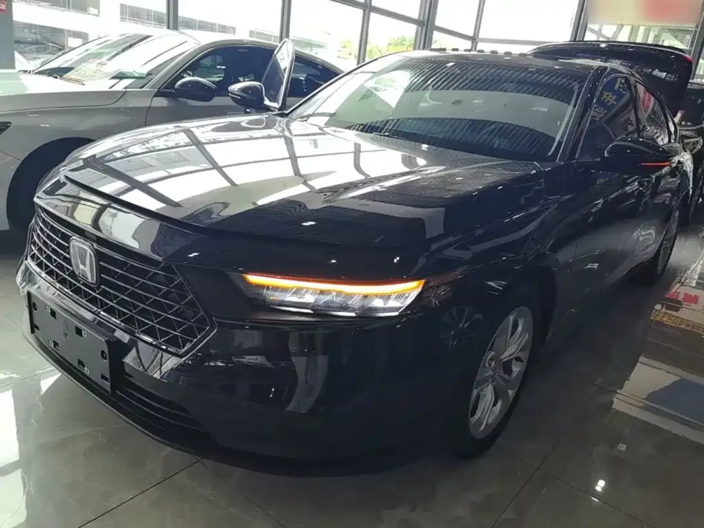 Honda Accord — фото 1